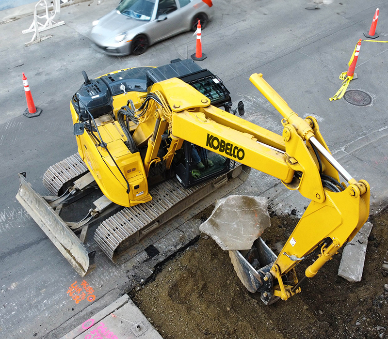 Short Rear Swing Excavator | SK140SRLC Offset Boom | KOBELCO USA